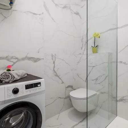 Rose Of - Seaview * Abbázia